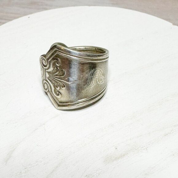 Vintage Spoon Handle Ring Etched Initial Monogram S Size 4 Silver Tone - Picture 9 of 15